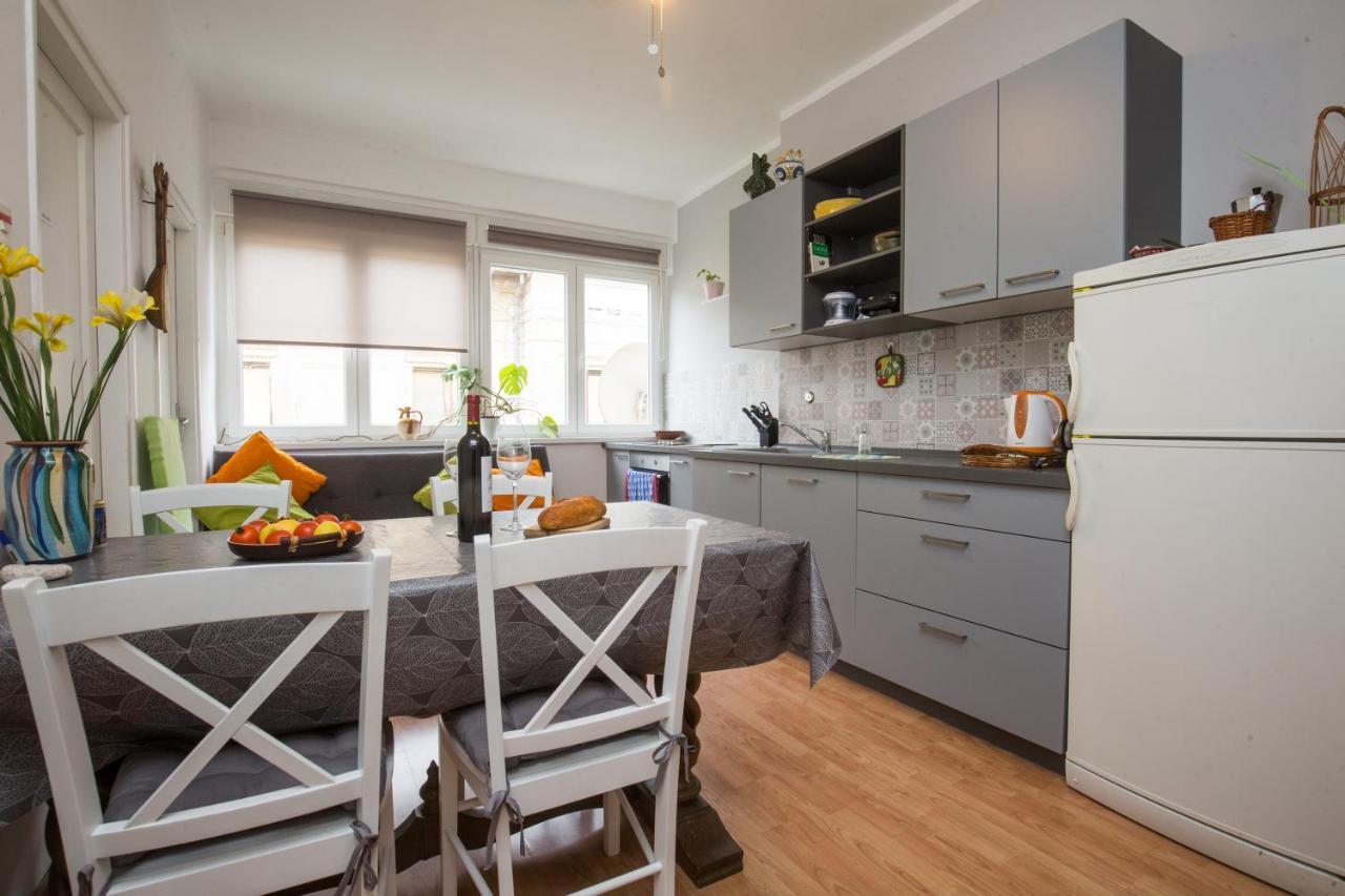 Pietas Iulia Apartment Пула Екстериор снимка