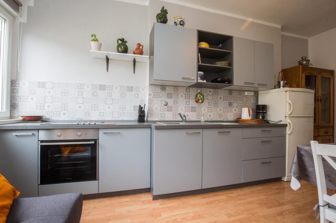 Pietas Iulia Apartment Пула Екстериор снимка