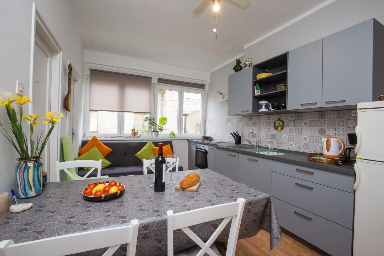 Pietas Iulia Apartment Пула Екстериор снимка